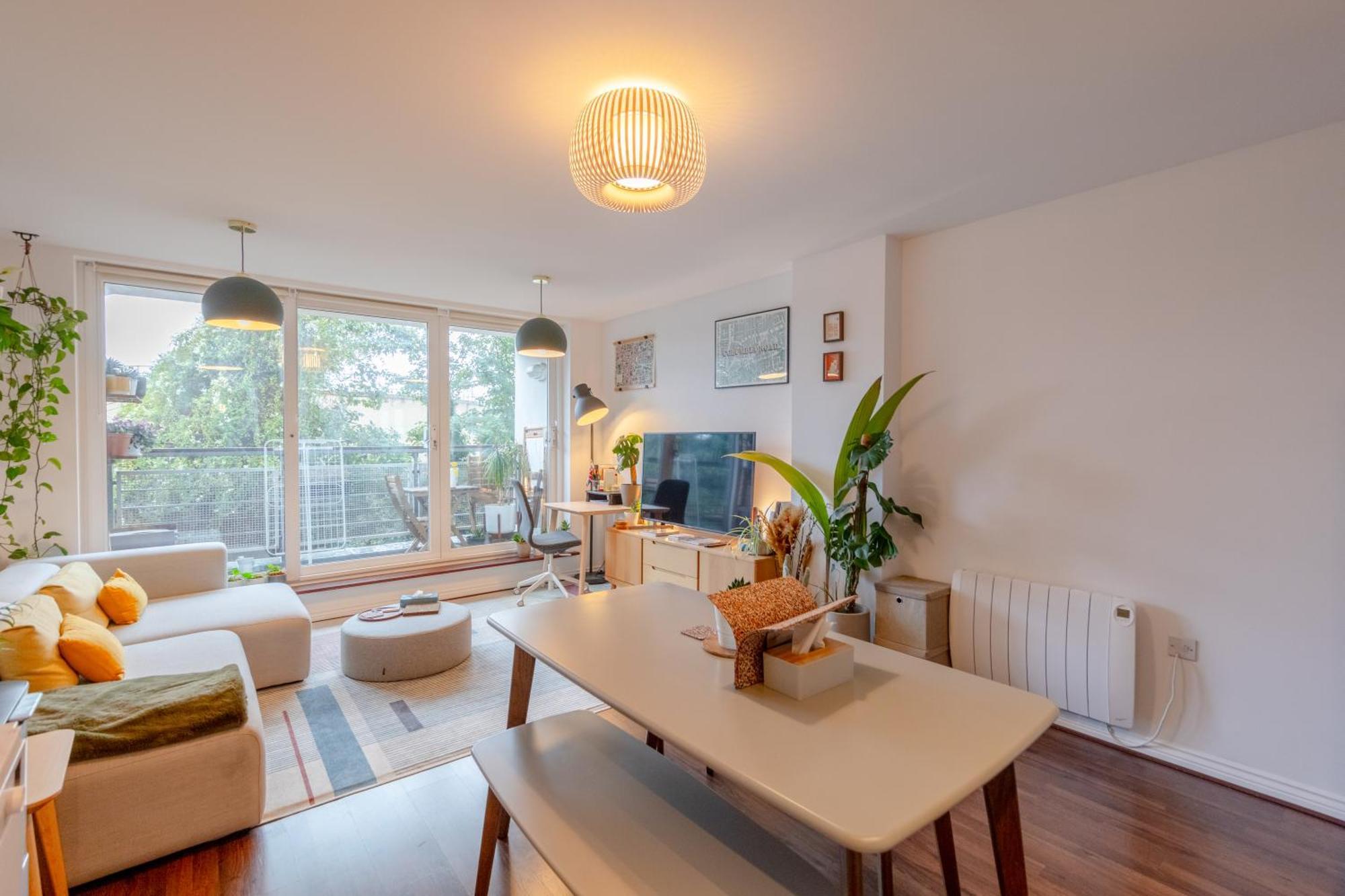 Vibrant & Modern 1Bd Flat - Hackney Appartement Londen Buitenkant foto